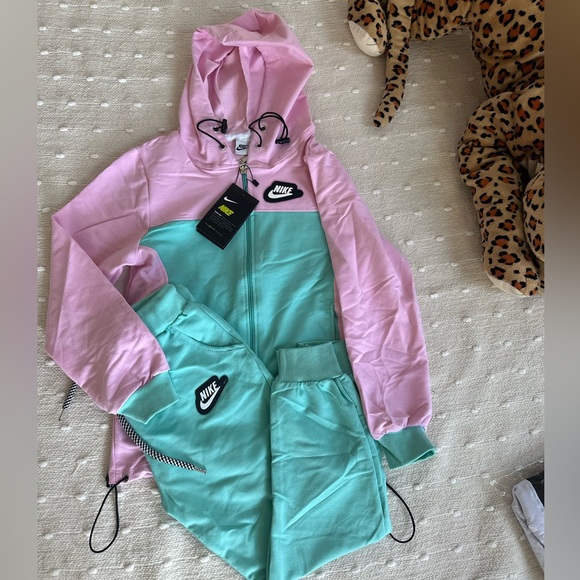 Sports outfits two pieces for girls - Picture 2 of 5